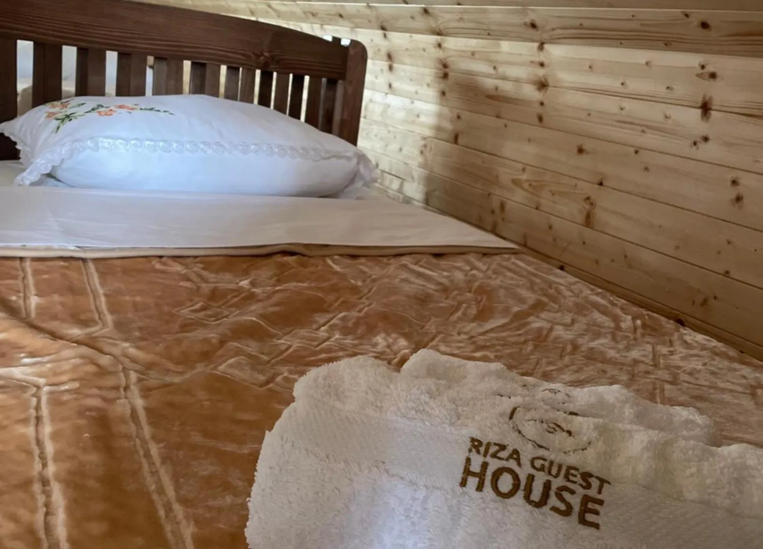 Riza Guest House Puke 0*,  Albania