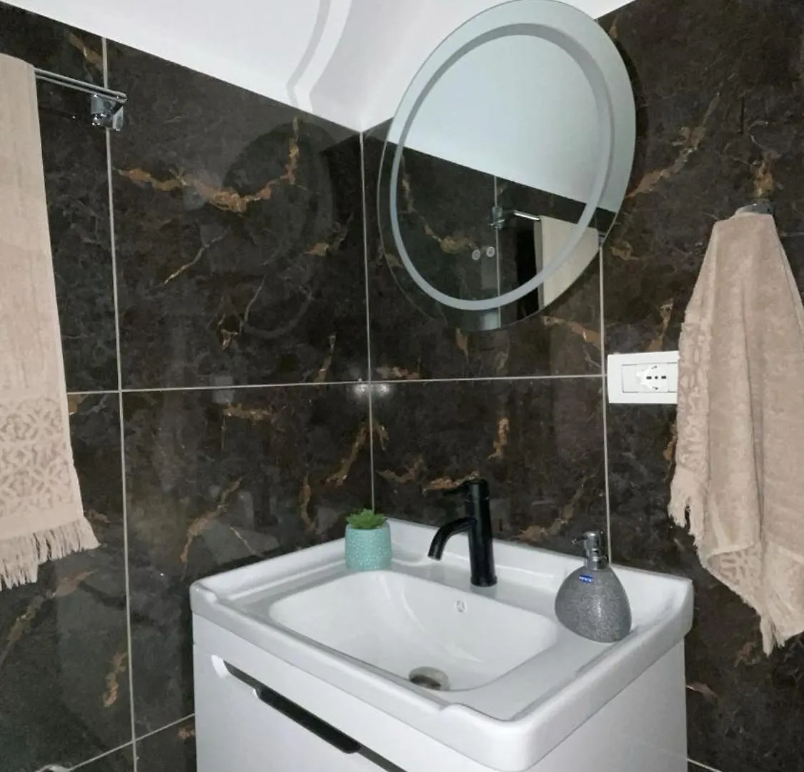 Riza Guest House Puke Albania