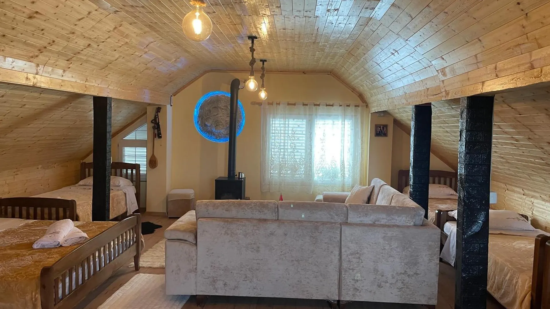 Riza Guest House Puke